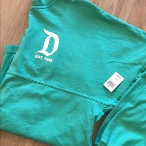 Mint Disneyland spirit jersey size medium NWT